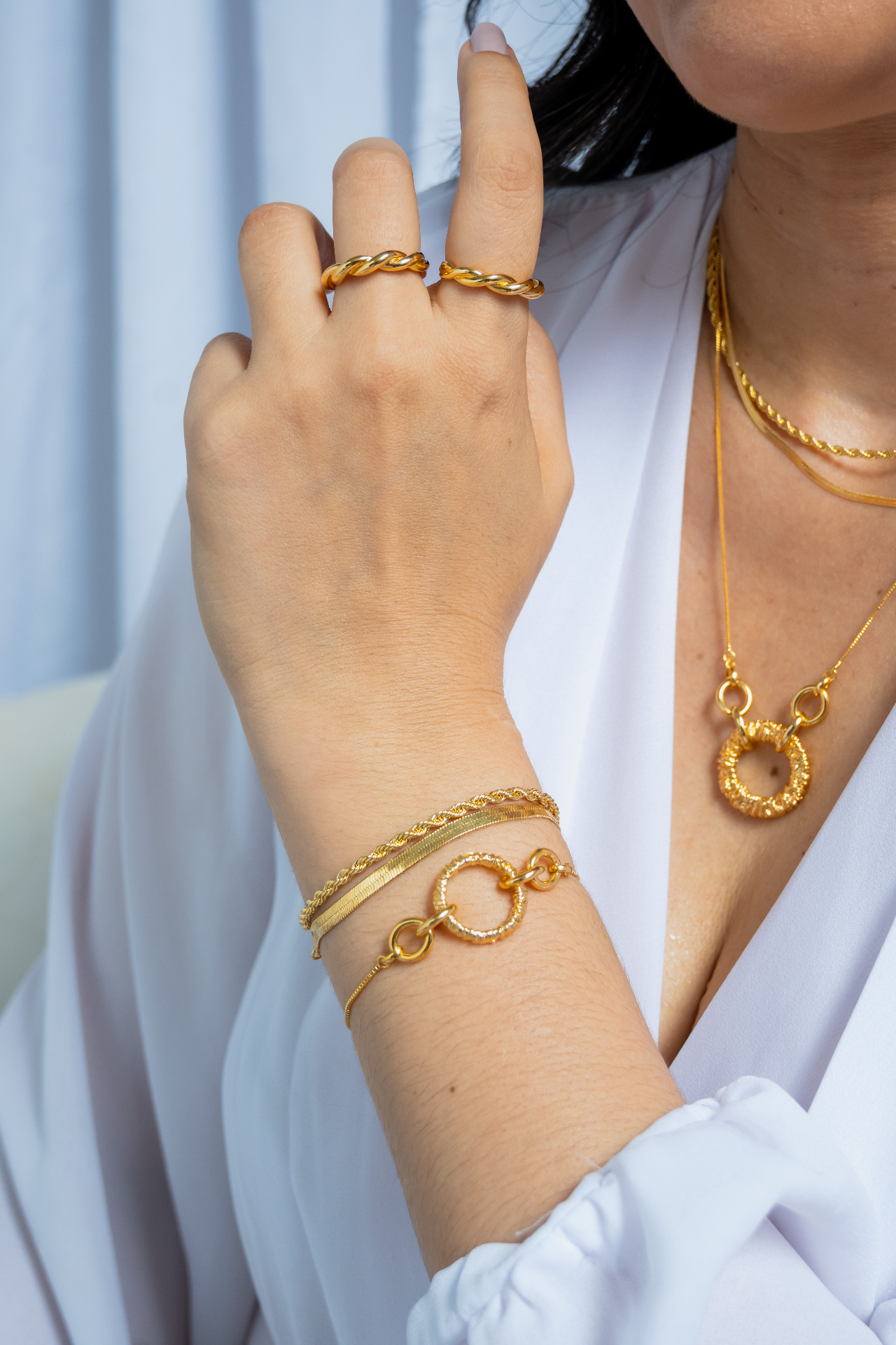 Anéis, pulseiras e mais